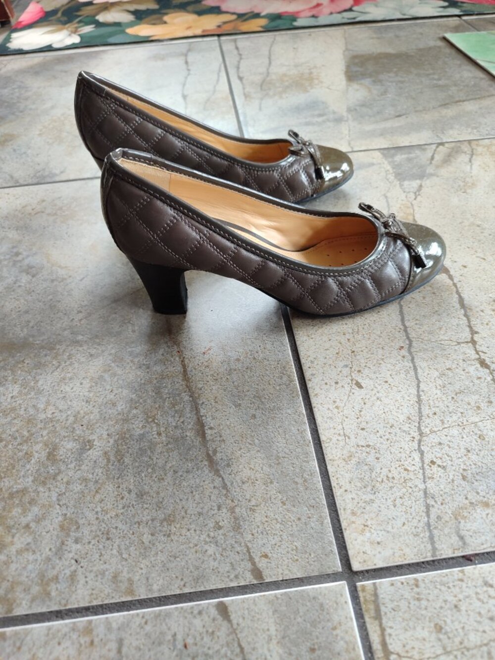 EUC Geox Quilted Leather Taupe Khaki  6 cm Block Heel Pumps Size 6 Video